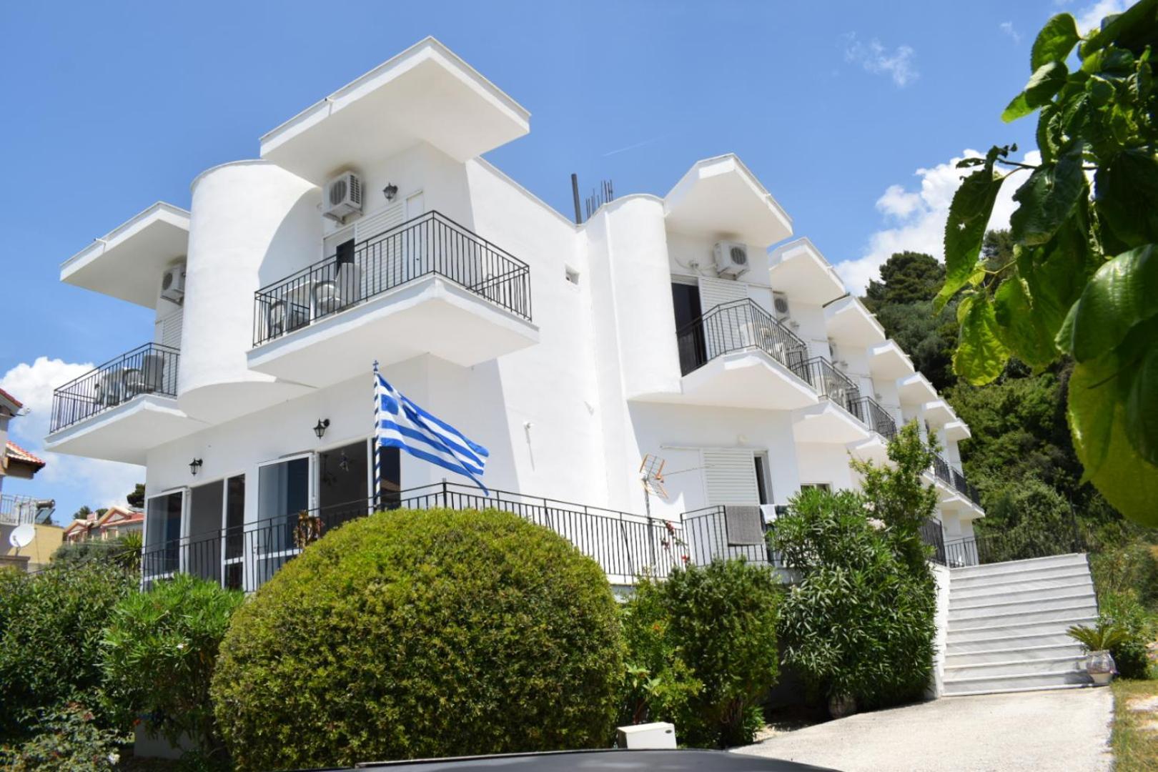 Mirto Beach Hotel & Restaurant Paralia Vrachou Exterior photo